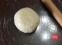 Illustration of how to make egg tart crust 2