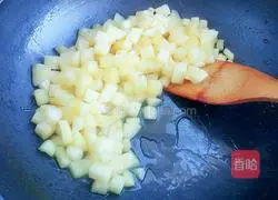 Illustration of how to make crispy apple pie 7