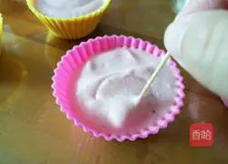 Illustration of how to make dragon fruit cake 13