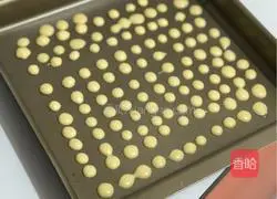 Illustration of how to make crispy egg biscuits 9