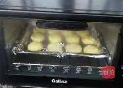 Illustration of how to make crispy butter cookies 12