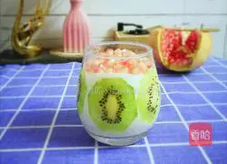Illustration of how to make kiwi mousse cup 6