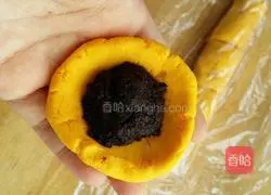 Illustration of how to make pumpkin buns 4