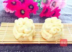 Illustration of how to make bean paste flower buns 8
