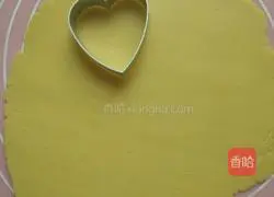 Illustration of how to make chocolate-decorated cookies 8