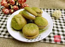 Green Tea Macaron Recipe Illustration 8