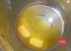 Illustration of how to make honey bean cheese pie 2