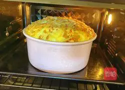 Illustration of how to make 8-inch chiffon cake with oil-free fried ham and floss 6