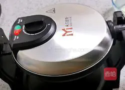 Illustration of how to make pandan waffles 16