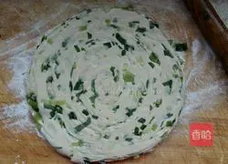  Illustration of how to make scallion pancake 14