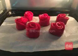 Illustration of how to make rose cookies 20