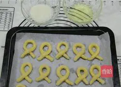 Berlin Biscuit Rings: Edible Christmas Decoration Illustration 8