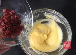 Illustration of how to make cranberry cookies 4