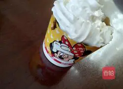 Illustration of how to make Happy Mickey Cup Cake 7