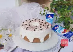 Illustration of how to make hollow chiffon cake with glaze 17