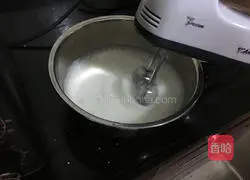 Illustration of how to make chiffon cake 6