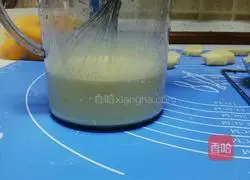 Illustration of making homemade mango egg tart with egg tart crust 9