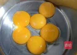 Illustration of how to make eight-inch chiffon cake 2