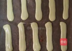 Illustration of how to make egg yolk finger biscuits 12