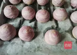 Illustration of how to make purple potato and red bean cake 18