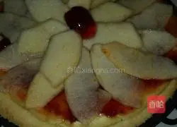 Illustration of how to make apple strawberry cheese pie 20