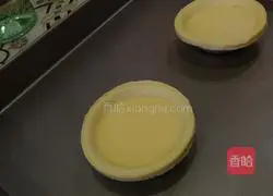 Illustration of the recipe for two quantities of Portuguese egg tarts 12