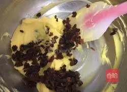 Illustration of how to make red grape cookies 5