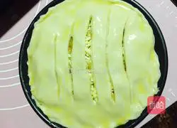 Illustration of how to make banana and mango pie 8