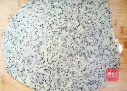 Illustration of how to make crispy biscuits with electric baking pan 9