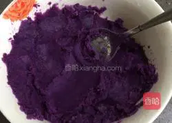 Illustration of how to make purple potato and bean paste dumplings 2