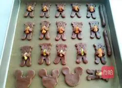 Illustration of how to make Little Bear Cookies 11