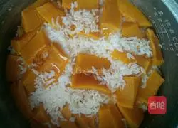 Illustration of how to make pumpkin braised rice 9