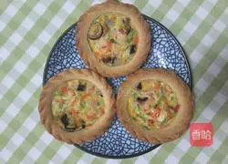 Illustration of how to make colorful pepper minced meat egg tarts 6