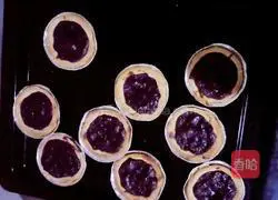 Illustration of how to make vegetarian oil blueberry tarts 23