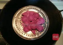 Illustration of how to make milky purple sweet potato filling 2