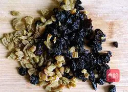 Illustration of how to make raisin cookies 2