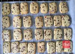 Illustration of how to make cranberry cookies 16