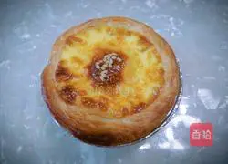 Illustration of how to make whipped cream egg tart 7