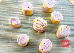 Illustration of how to make pumpkin and purple sweet potato double-color rolls 15