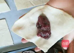 Hand cake version of strawberry pie recipe 3