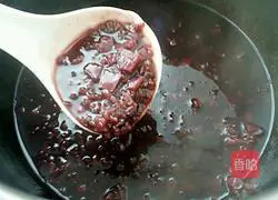 Illustration of how to make purple sweet potato and black rice porridge 6