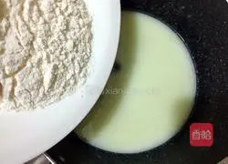 Hot noodle chiffon cake (eight-inch) recipe illustration 6