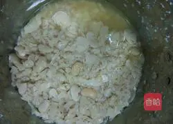 Illustration of how to make white bean paste filling 4