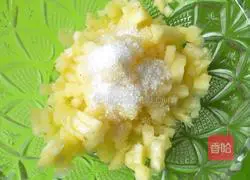 Wonton Crust Pineapple Pie Recipe Illustration 3