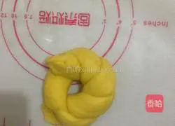 Illustration of how to make pumpkin cheese buns 8