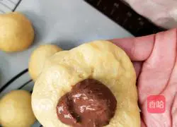 Illustration of how to make cocoa-filled waffles 5