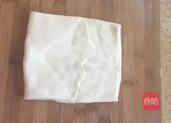 Illustration of how to make homemade egg tart crust 7