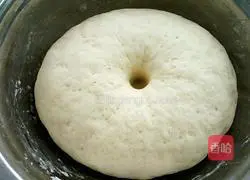 Illustration of how to make bean paste rolls 5