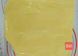 Illustration of how to make three-dimensional Christmas tree cookies 5