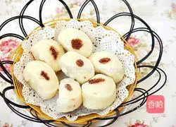 Illustration of how to make steamed buns with bean paste 17